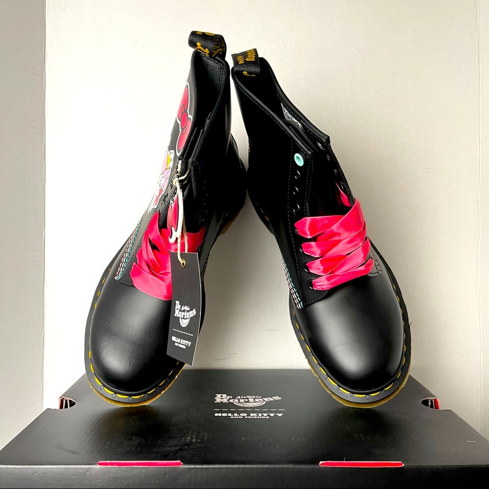 Dr. Martens 1460 Hello Kitty and Friends Boots - Picture 4 of 5